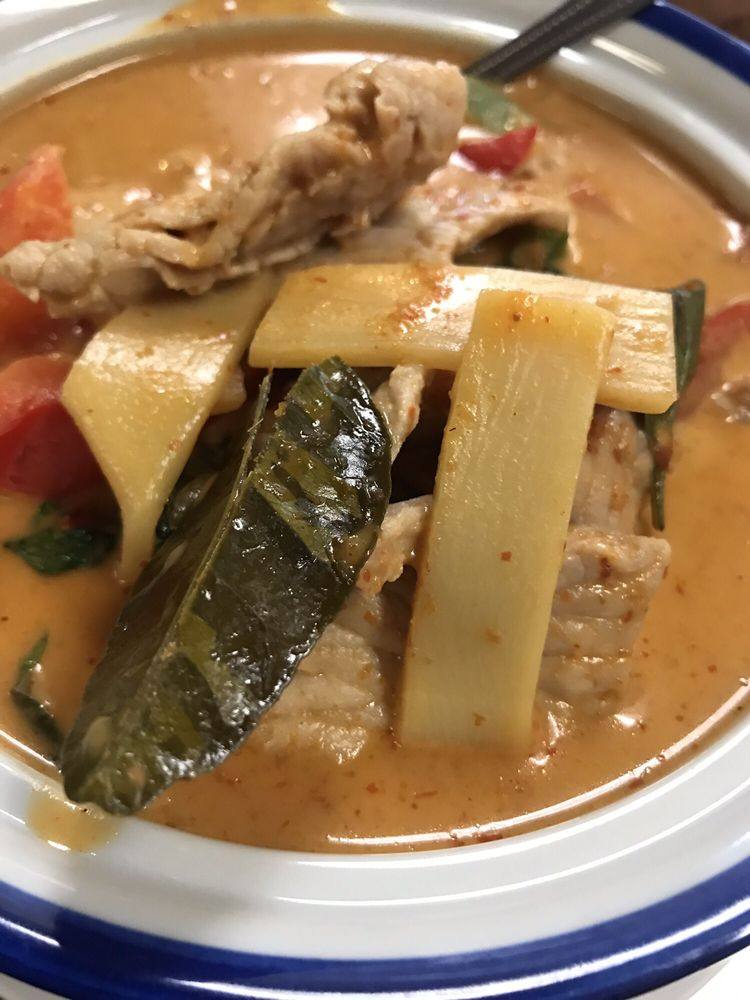 Red Curry (Gaeng Phed) - Spicy