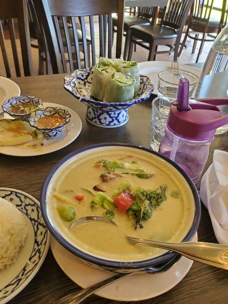 Green Curry (Gaeng Kheaw Waan) - Spicy