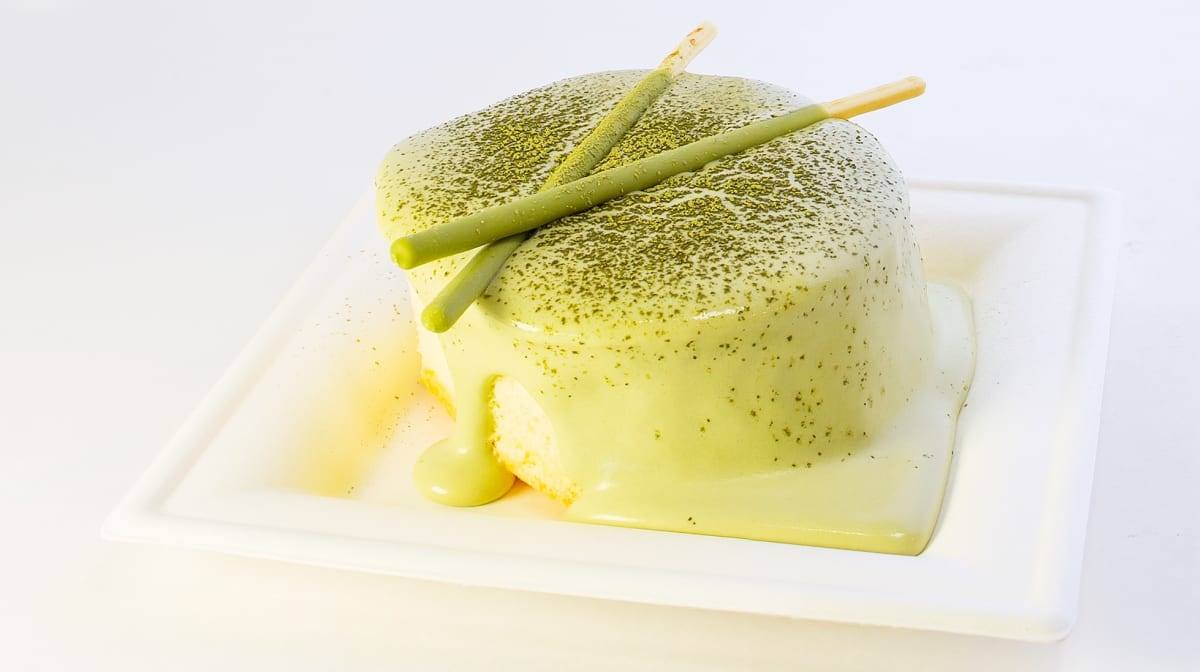 Feng Cha Teahouse Matcha Love Cake ineons