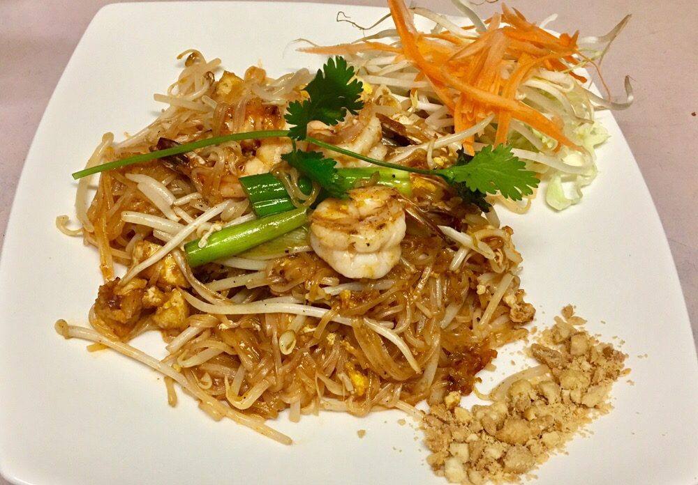 Pad Thai Noodles (v)
