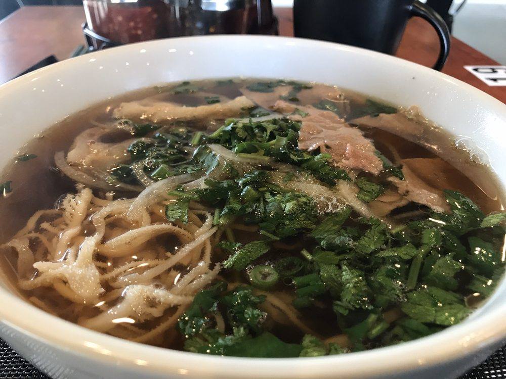 Noodle Edition Soup (Pho Dac Biet)
