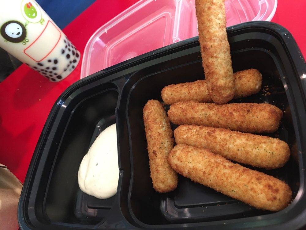 Fried Mozzarella Sticks (6)