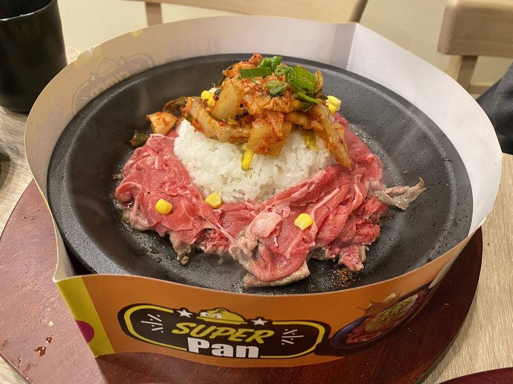 A16 Korean Beef Kimchi Rice In Hot Pan