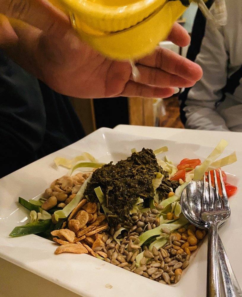 Tea Leaf Salad with Cabbage (La Phat Thok)