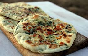SPINACH AND CHEESE NAAN
