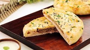 CHICKEN CHEESE NAAN
