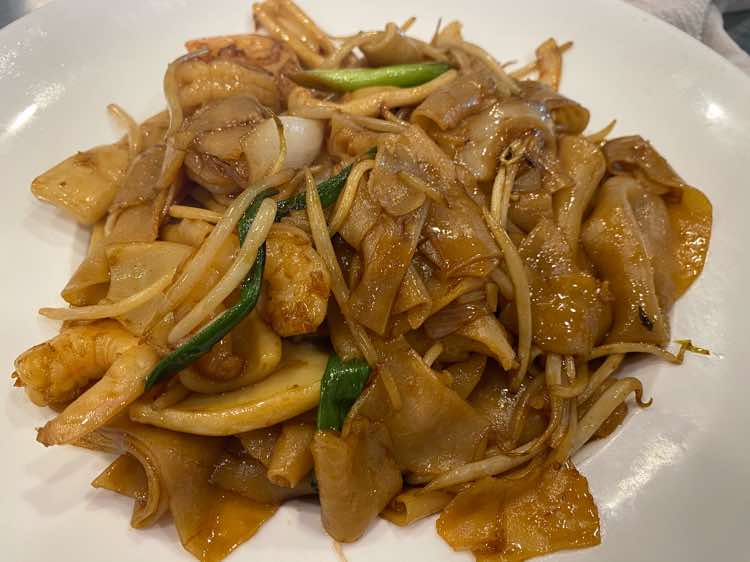 X3. Seafood Chow Fun or Chow Mein